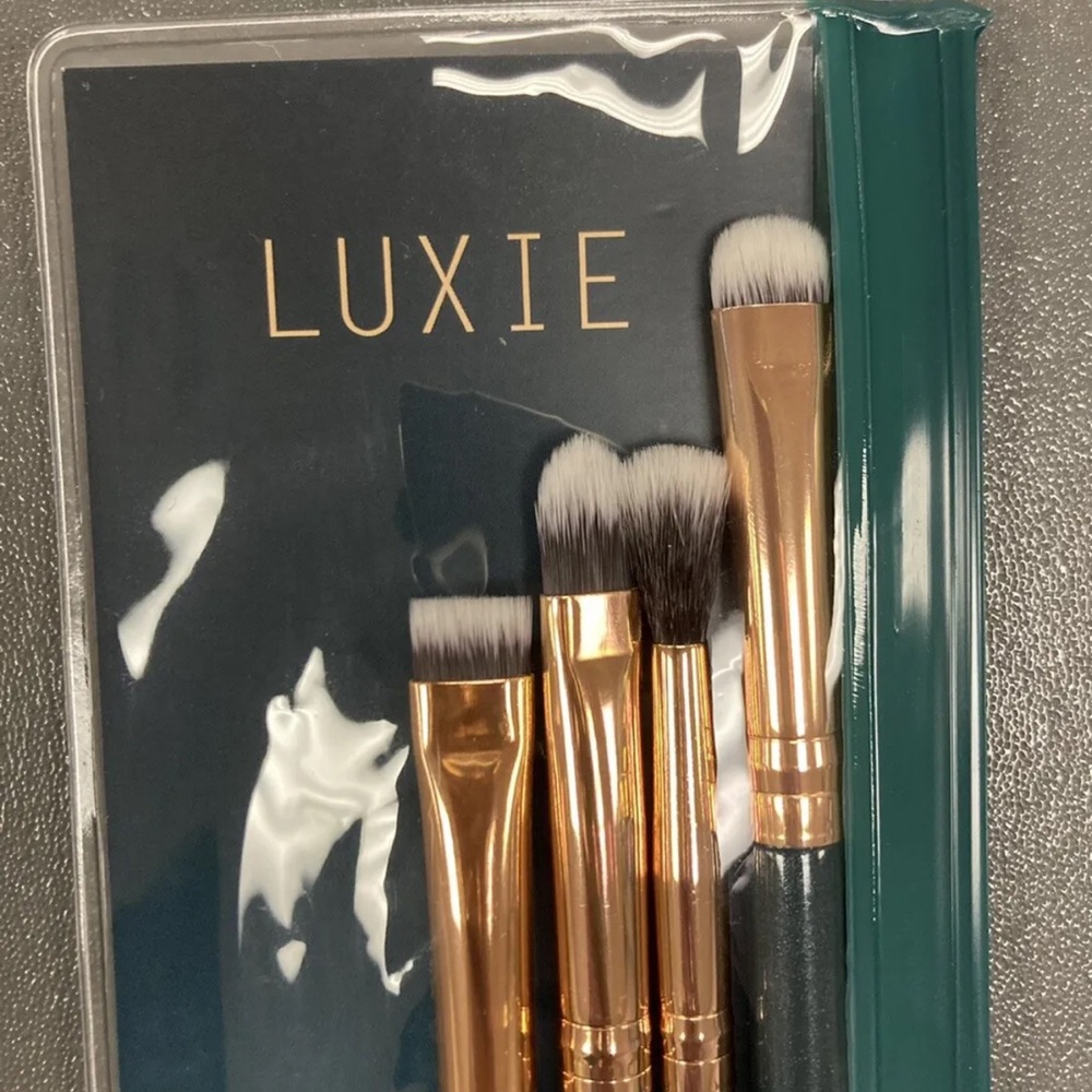 Makeup Brushes Luxie Enchanted Eye Set of 4 Flat, Concealer, Blending,Shader NIB